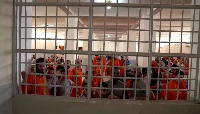توتر في محيط سجن الرقة المركزي...