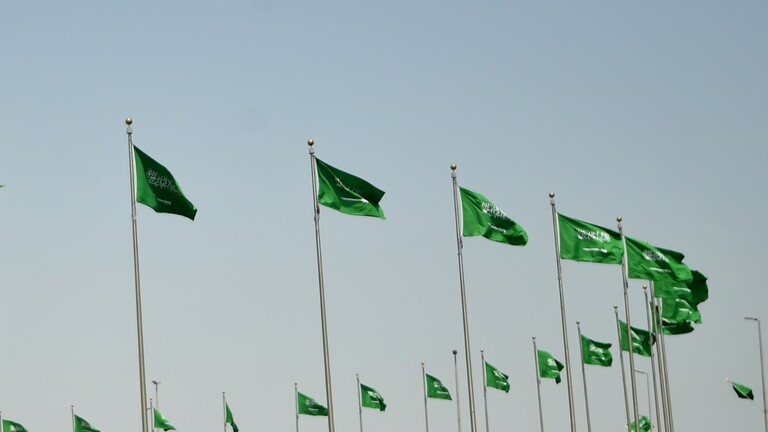 بينهم سوريان.. السعودية تقبض ع...