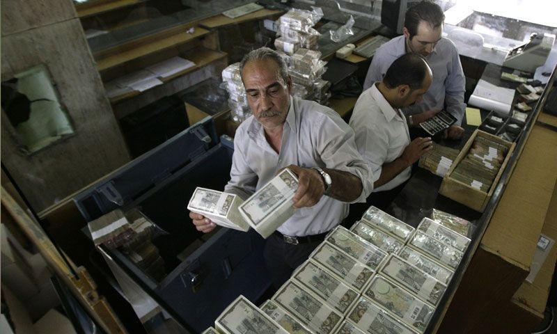 محللون ينتقدون "قروض الدخل الم...