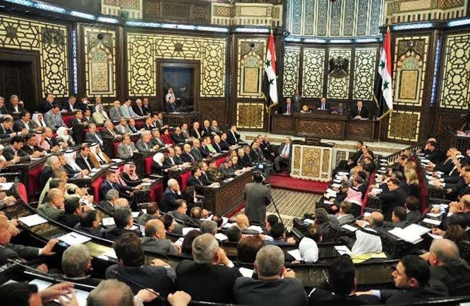 رغم الفوضى.. "مجلس الشعب" يناق...