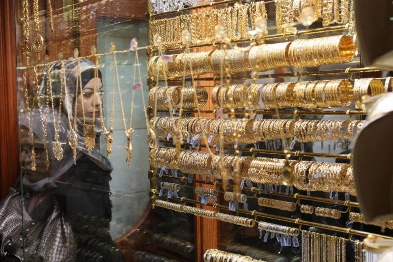 الذهب يقفز رسميا 4 آلاف ليرة س...