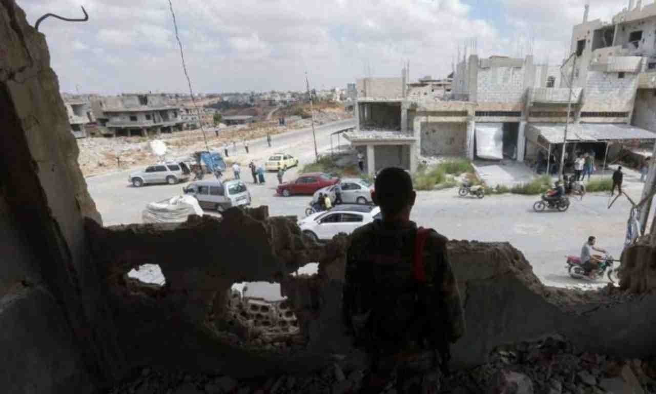 مصرع شخصين برصاص مجهولين في در...
