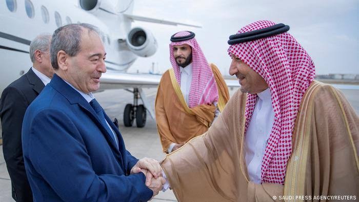 مشرعون أمريكيون ينددون بالتطبي...