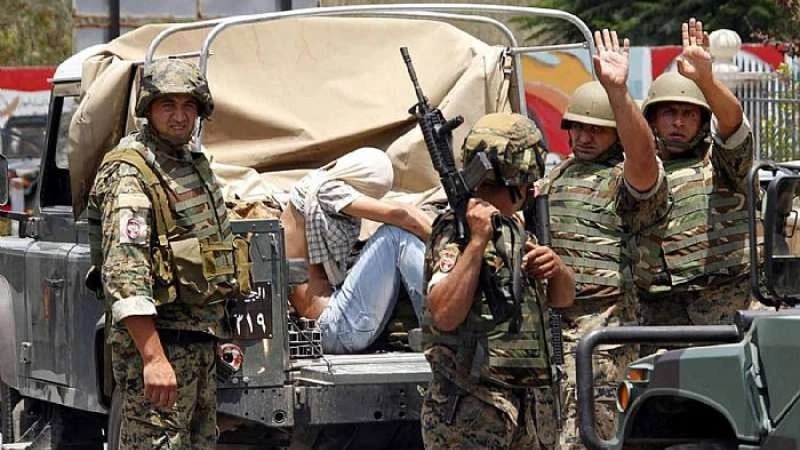 الأمن اللبناني يقتحم منزل عائل...