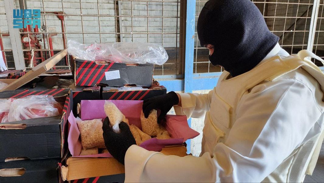 السعودية تضبط أكثر من 12.7 قرص...