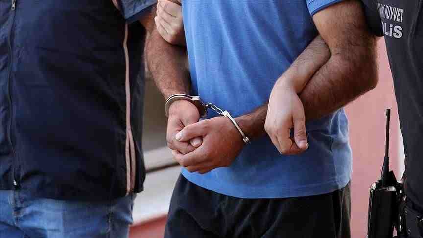 تركيا تعلن القبض على 12 شخصا ح...