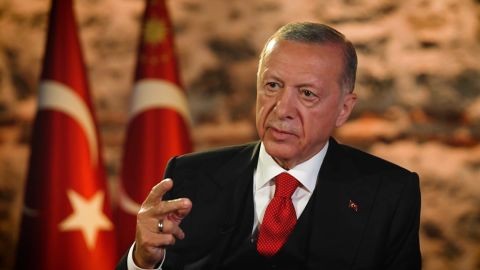 "أردوغان" يرد على "الأسد": لن...