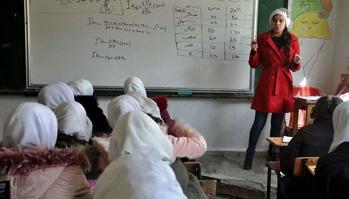 الجلسات اﻻمتحانية والدروس الخا...