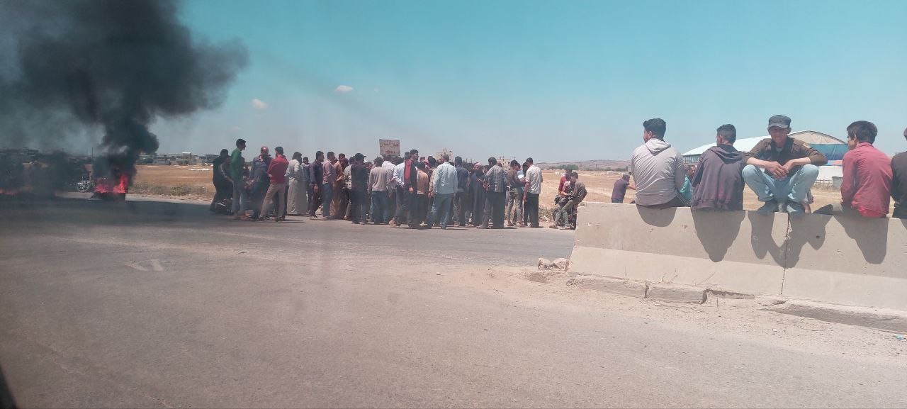 أصحاب الشاحنات السورية يحتجون...