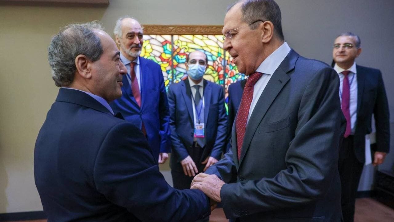 بالتزامن مع زيارة وزير الخارجي...
