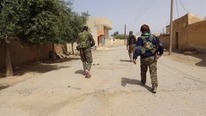 منظمة حقوقية: شبيبة "ب ي د" تع...