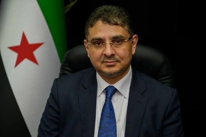 رئيس "هيئة التفاوض السورية" يد...