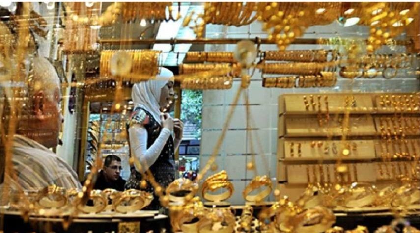 الذهب يقفز رسميا 7 آلاف ليرة س...