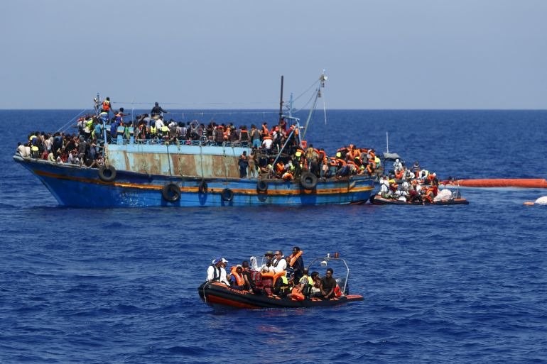 إسبانيا تفكك شبكة دولية تعمل ف...