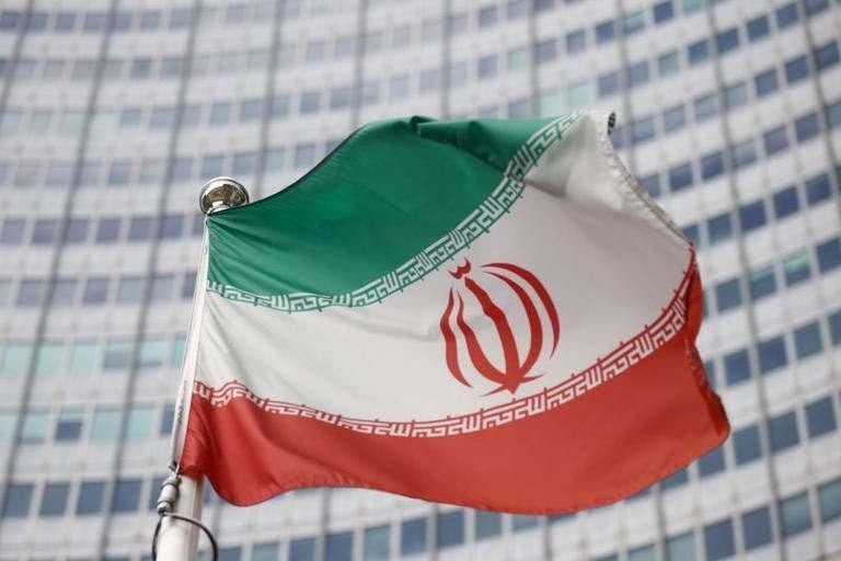 إيران تطالب القوات الأمريكية ب...