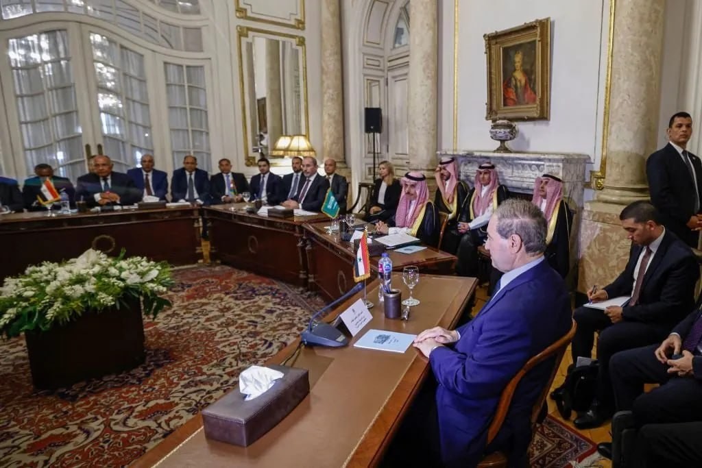لماذا جمدت لجنة الاتصالات العر...