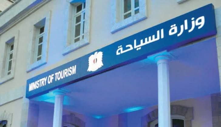 خبير اقتصادي يشكك بأرقام عدد ا...