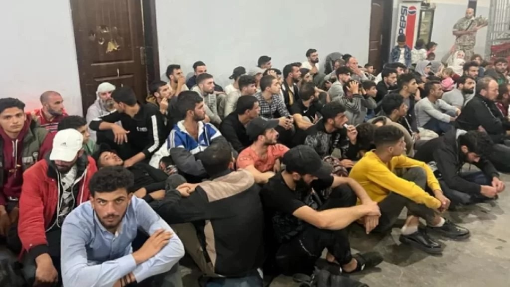الجيش اللبناني ينقذ 124 سوريا...