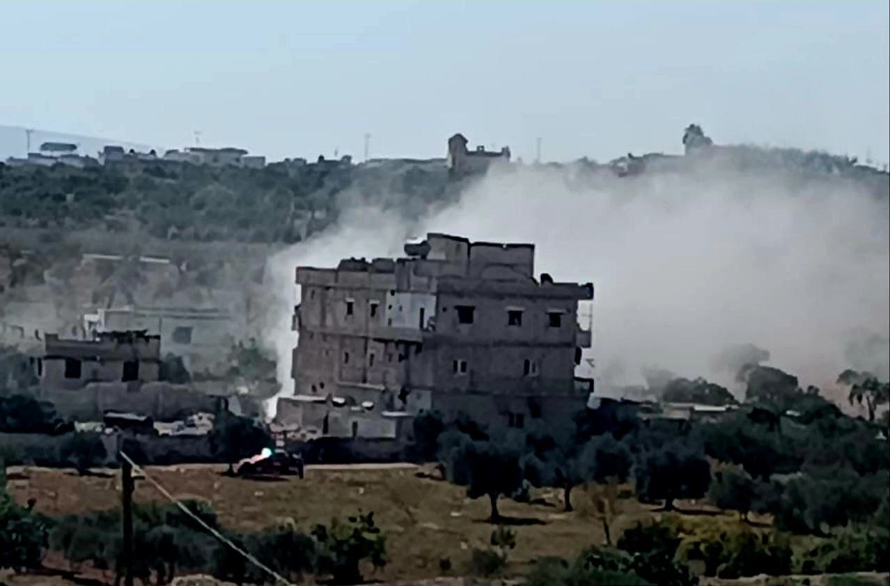 خسائر بصفوف النظام بقصف صاروخي...