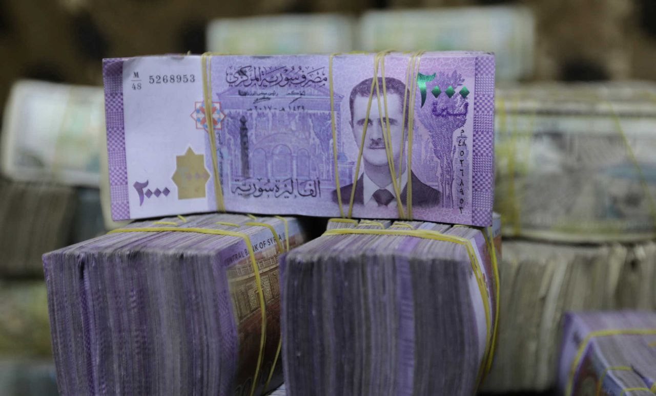 تراجع سعر صرف الليرة السورية أ...