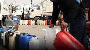 مواطنون ينتظرون "رسائل مازوت ا...