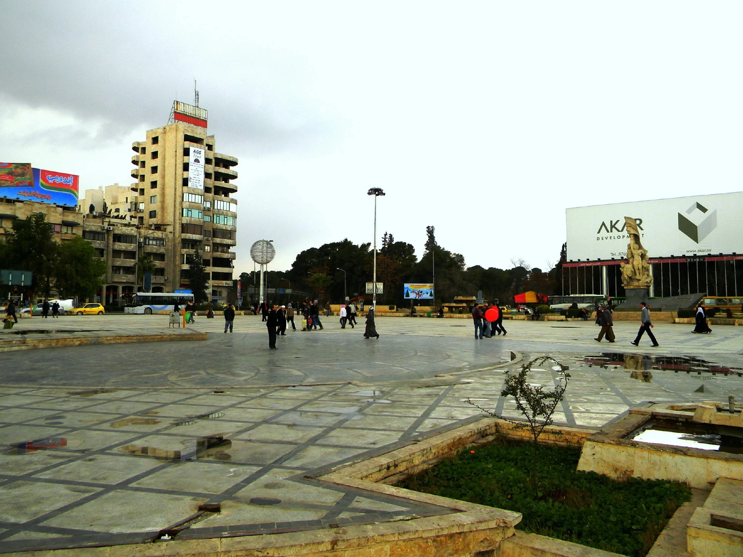 مشاجرةبالقنابل في ساحة سعدالله...
