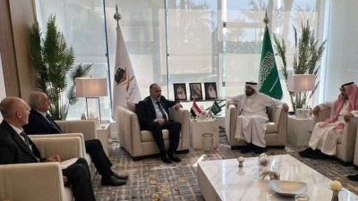 النظام يعلن استعادته لملف الحج...