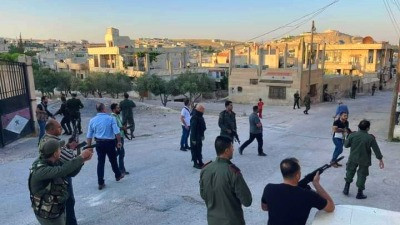 امن النظام يداهم بلدة بريف دمش...