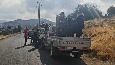 احتجاز ضابط من قوات النظام في...