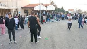 فرار آلاف اللبنانيين بينهم عنا...