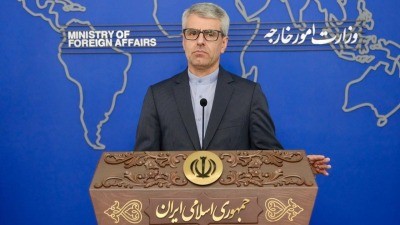 وزير الخارجية الإيراني يستجدي...