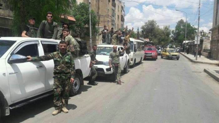 بالرصاص.. شبيحة الأسد يحتفلون...