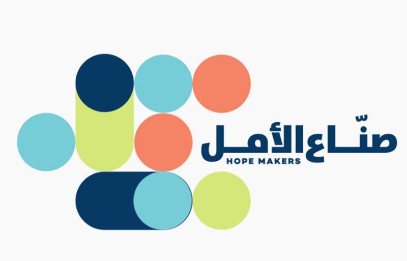 حاكم دبي يكرم "القبعات البيضاء...