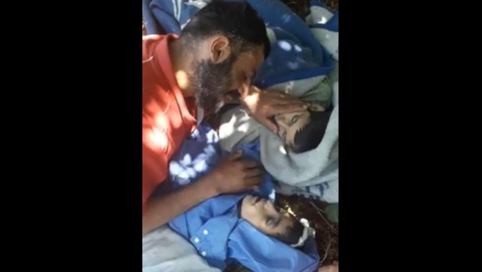 طائرات النظام تقتل ثلاثة أطفال...
