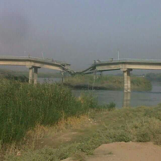 التحالف الدولي يدمّر جسور ديرا...