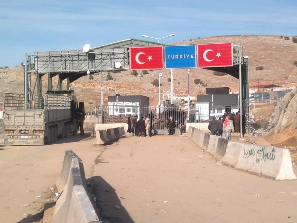 تركيا: سنحد من عبور السلع غير...