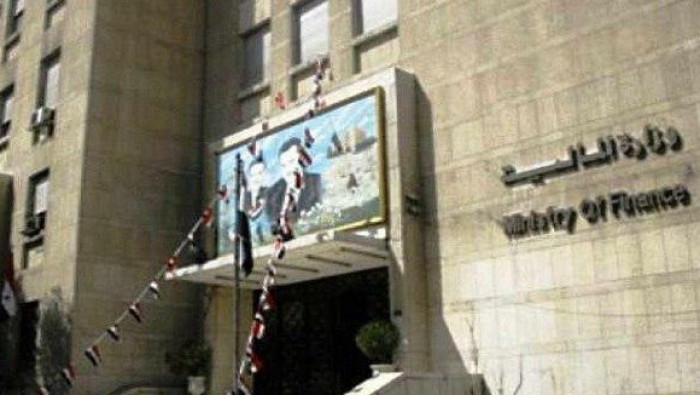 ردا على اعتقال رجله بالكويت.....