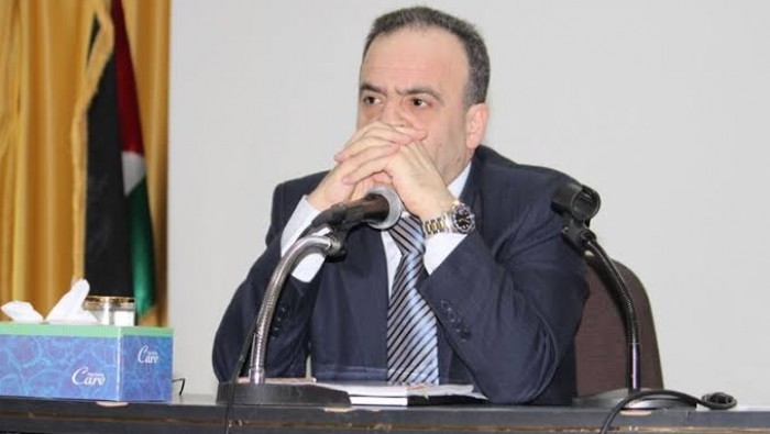 "خميس" يكشف سبب انهيار الليرة...