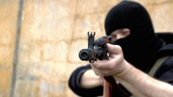 اغتيال مدني وآخر عسكري برصاص م...