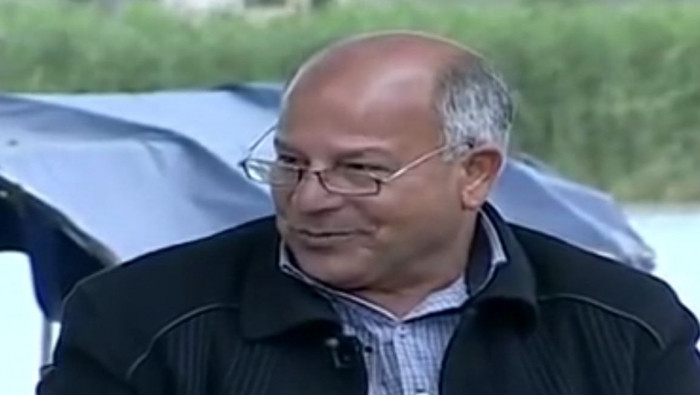 اغتيال رئيس بلدية النظام في مز...