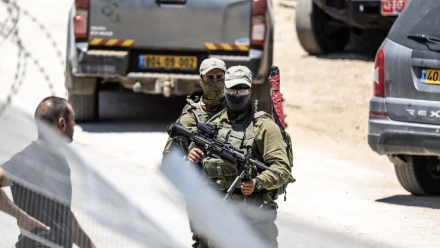 الاحتلال الإسرائيلي يعتقل شابا...