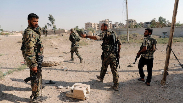 مجهولون يستهدفون نقطة عسكرية ل...