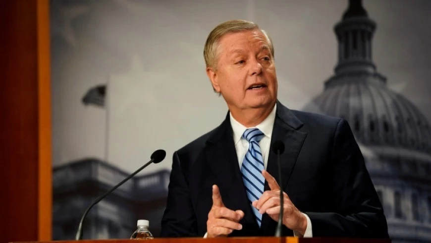 "علينا التعامل بحذر".. ليندسي...