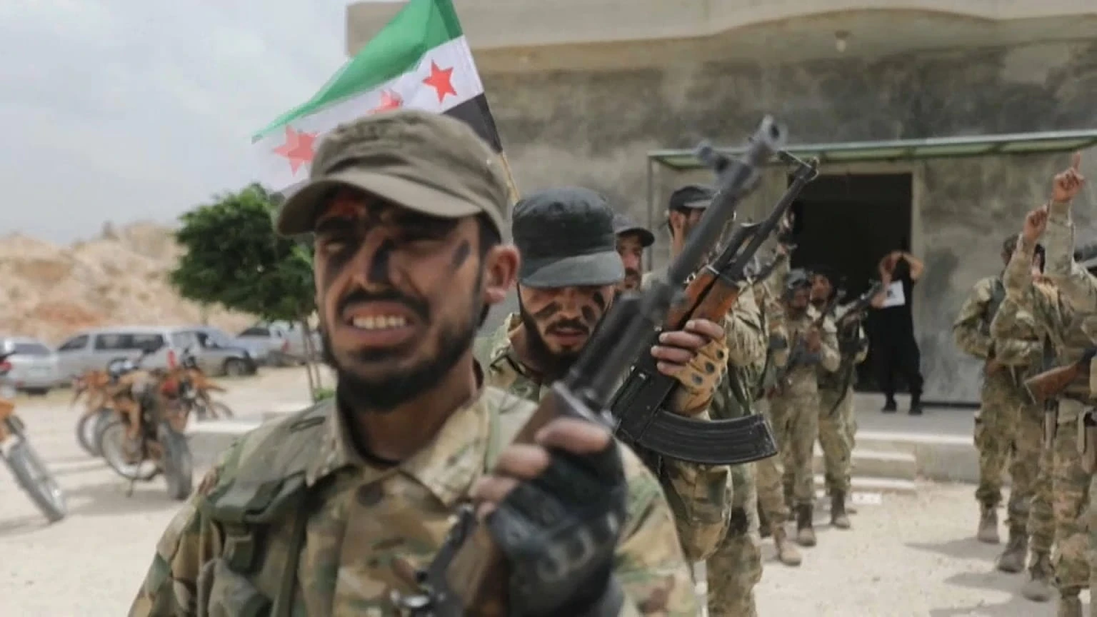 ميدل إيست آي: تركيا تبدأ تدريب...