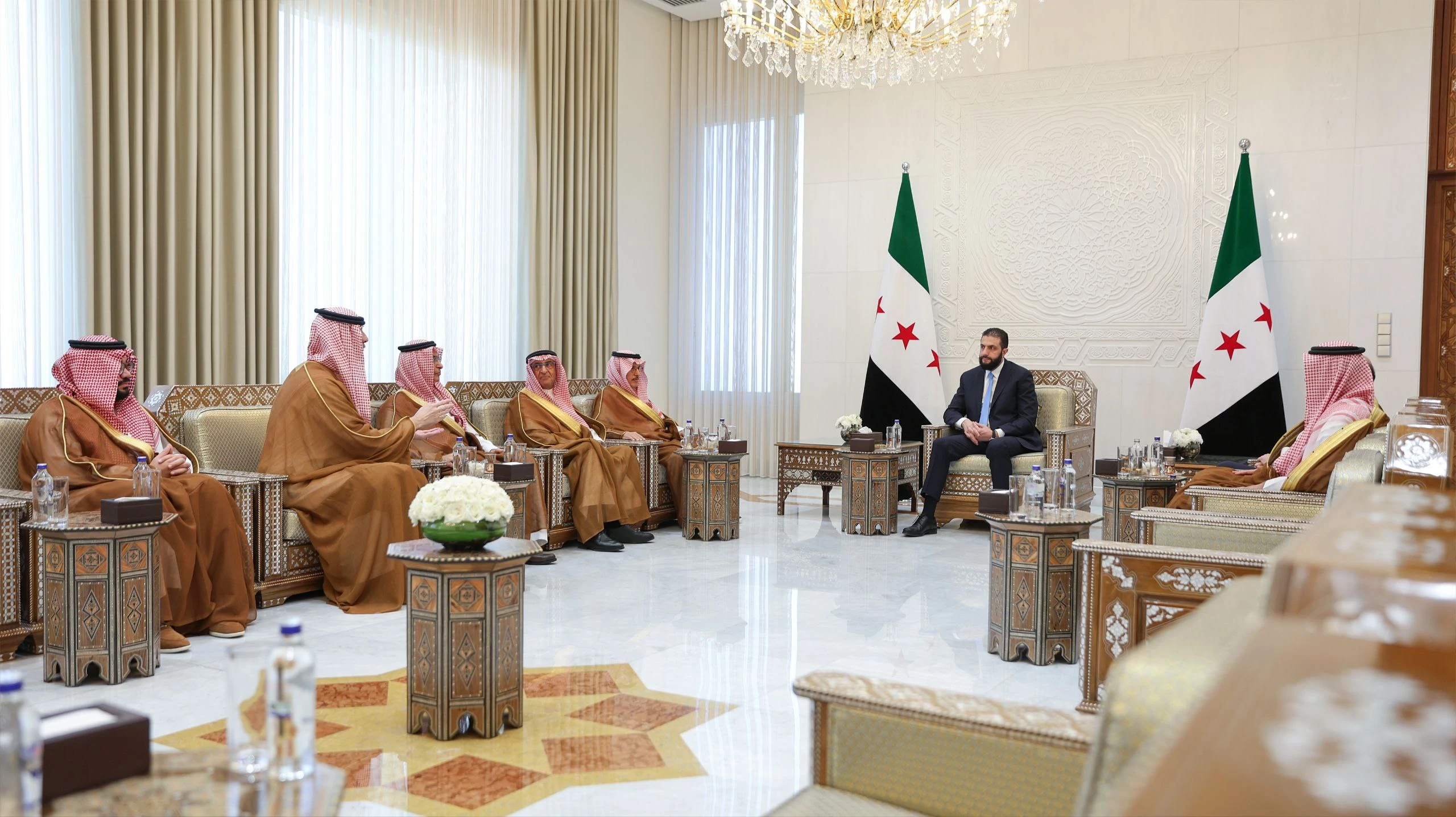 السعودية تفتح باب تراخيص السفر...