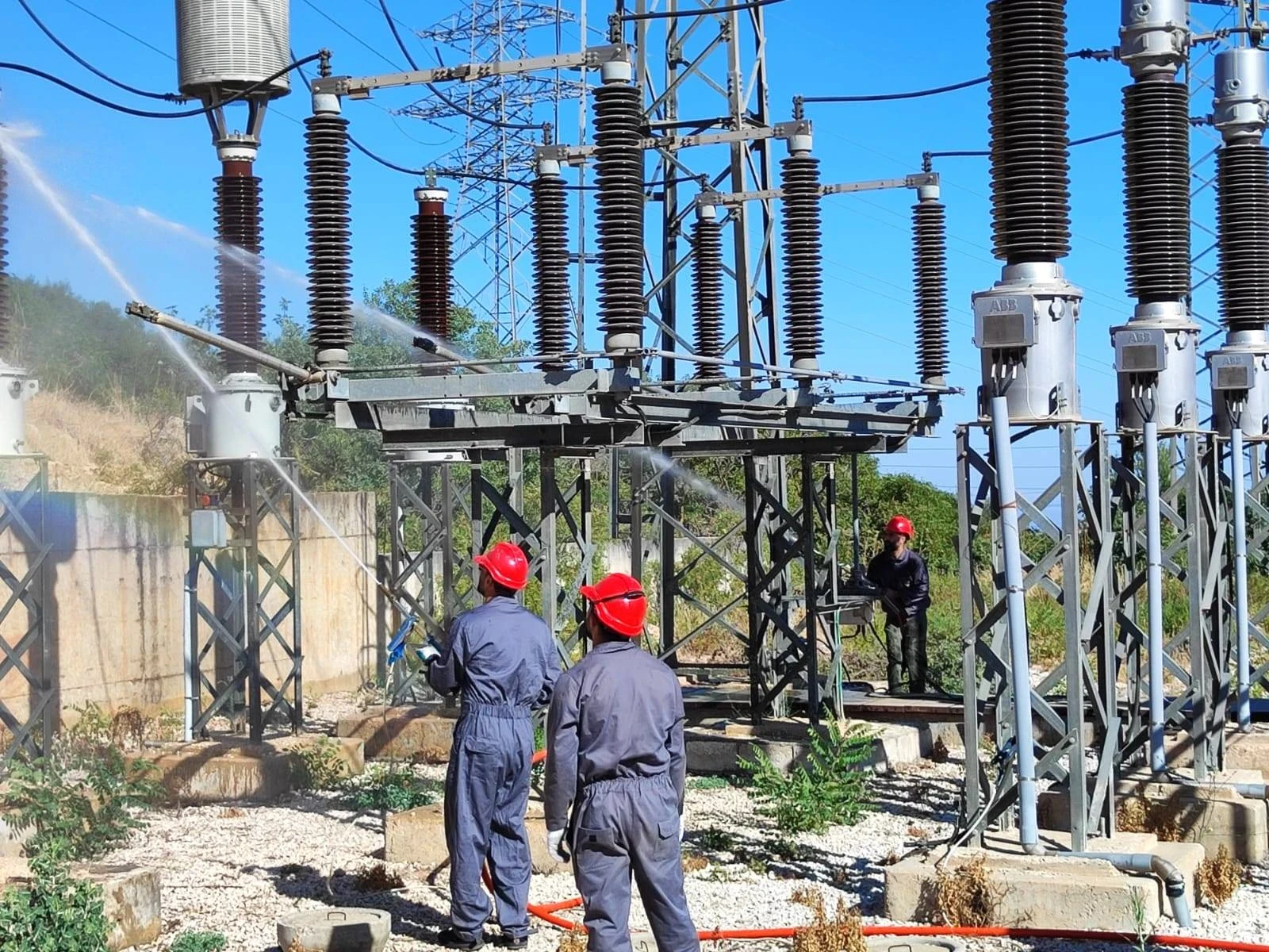 مؤسسة الكهرباء: رفع العقوبات س...