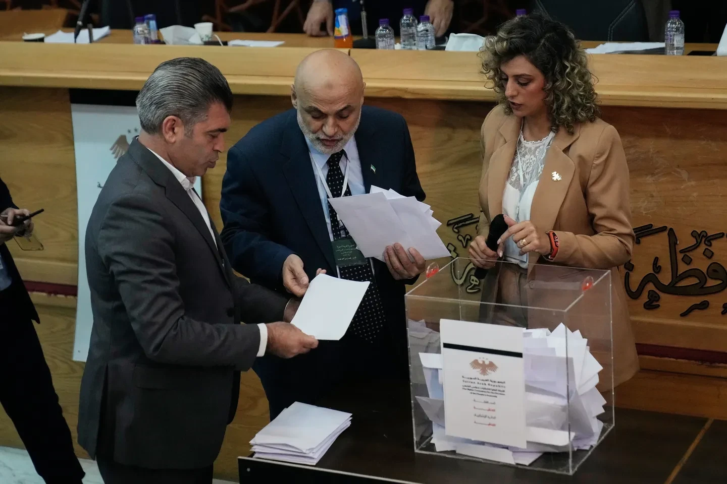 اللجنة العليا للانتخابات تنهي...