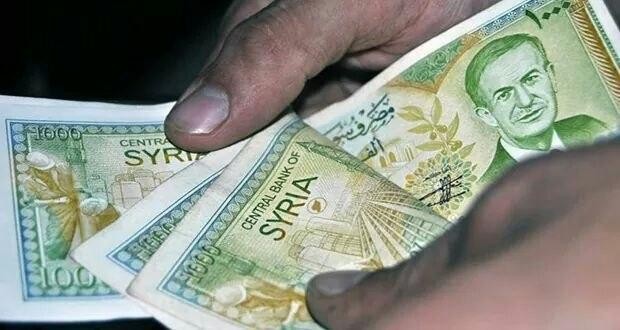 الليرة تحافظ على أدنى سعر لها...