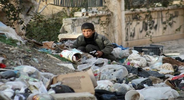 نفاد الطحين في ديرالزور المحاص...