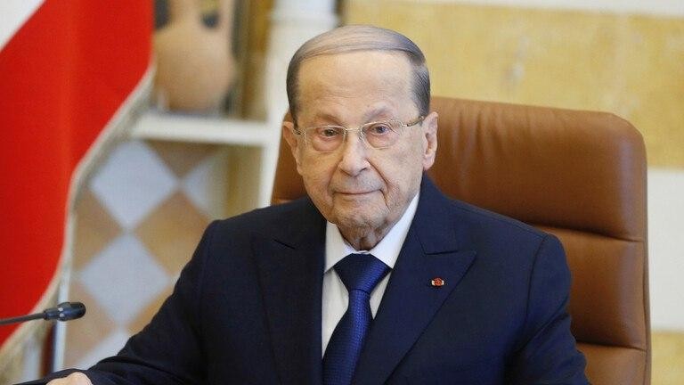 الرئيس اللبناني يطالب اللاجئين...